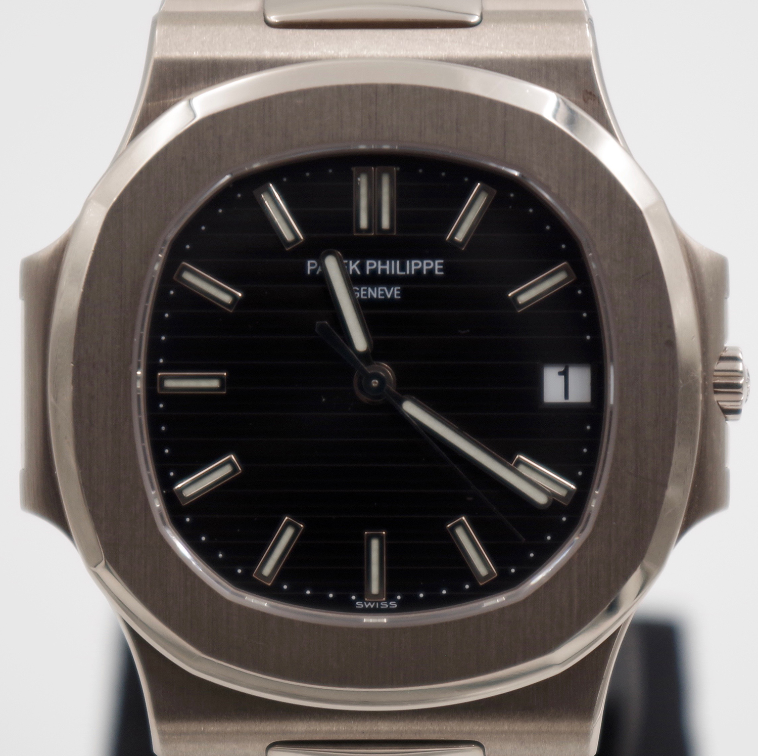 Patek Philippe Nautilus 3711/1G-001 Jumbo patekphilippe-nautilus-3711G-6