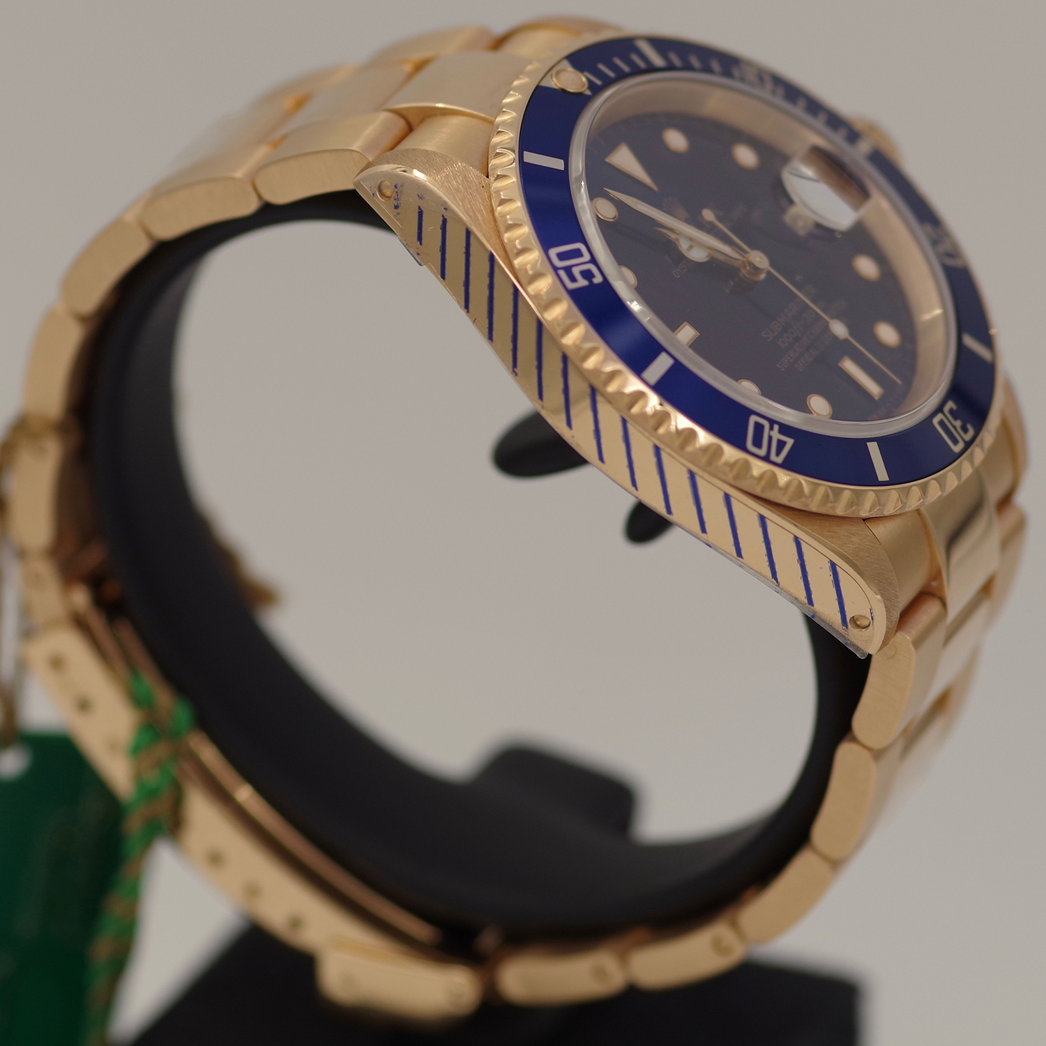 Rolex Submariner 16618 Série R rolex-submariner-16618-serialR-2