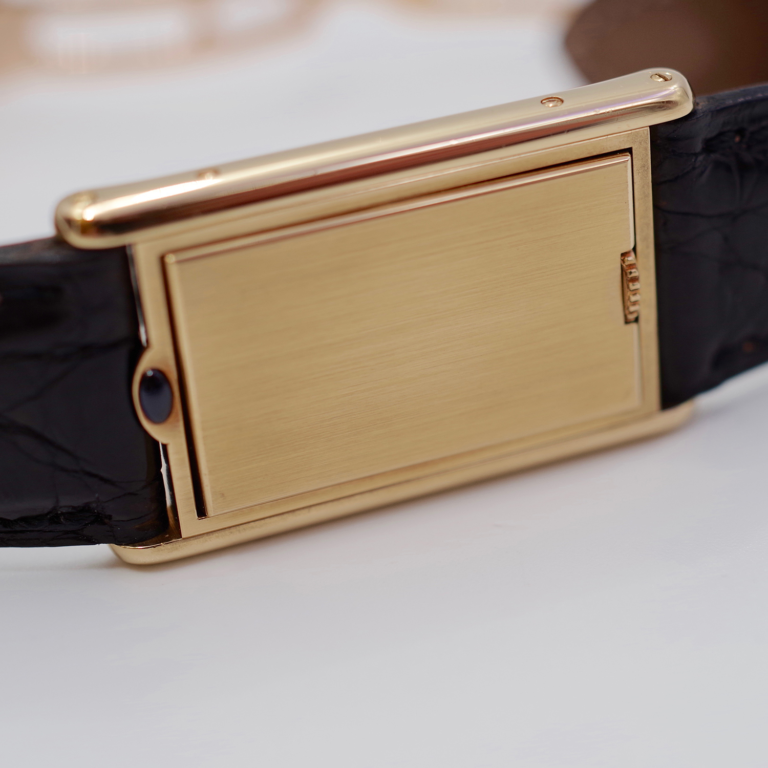 cartier tank basculante or jaune