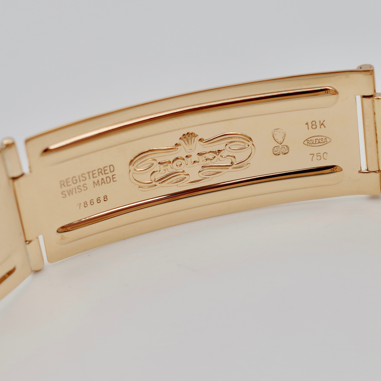 Rolex Daytona 16528 floating dial unpolished 1988 serial R rolex-daytona-16528-floating-R-9