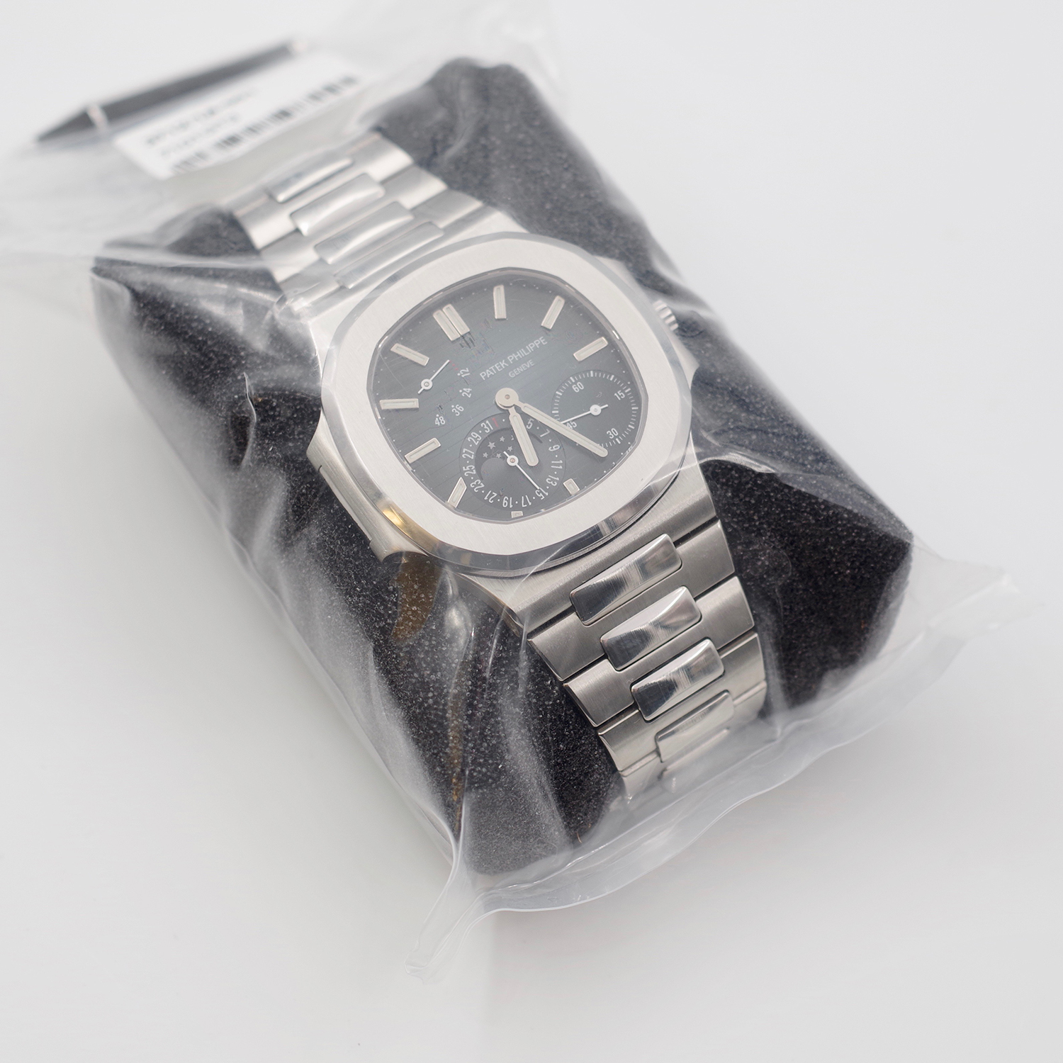 Patek Philippe Nautilus 3712 NOS New Old Stock Sealed patek-philippe-nautilus-3712-nos-7
