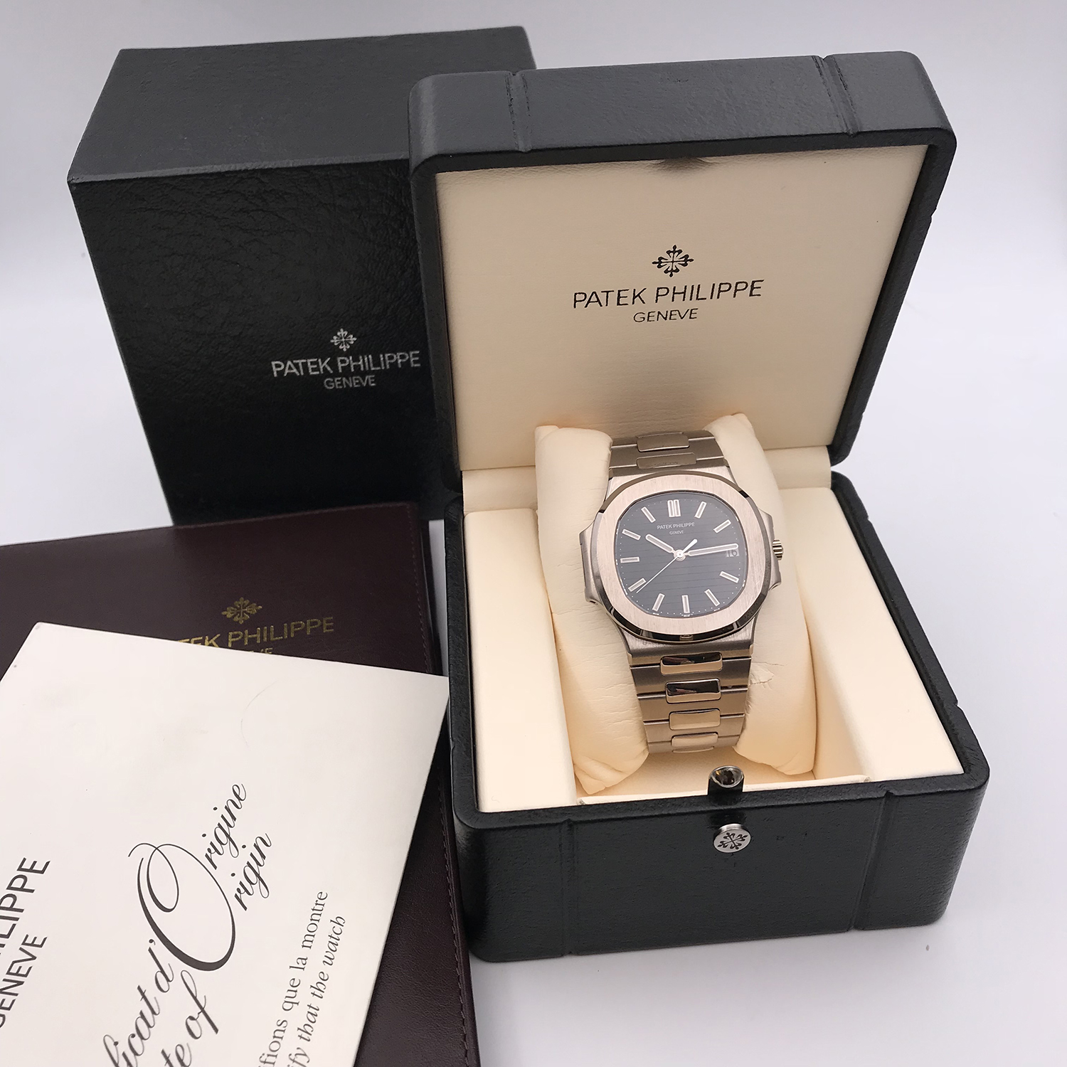 Patek Philippe Nautilus 3711/1G-001 Jumbo white gold first serie patek-philippe-nautilus-3711-2005-14