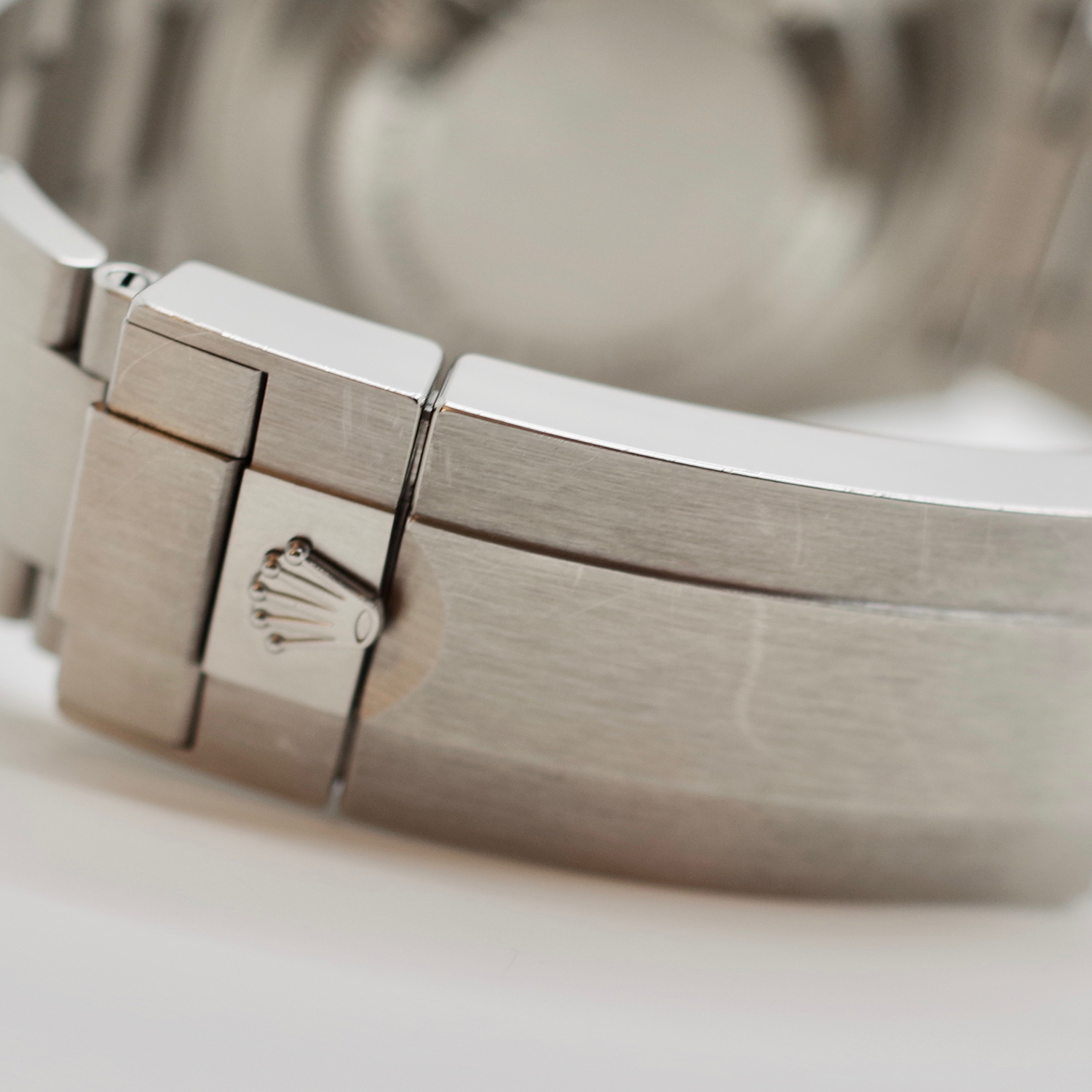 Rolex Sea Dweller Red 126600 rolex-seadweller-126600-8