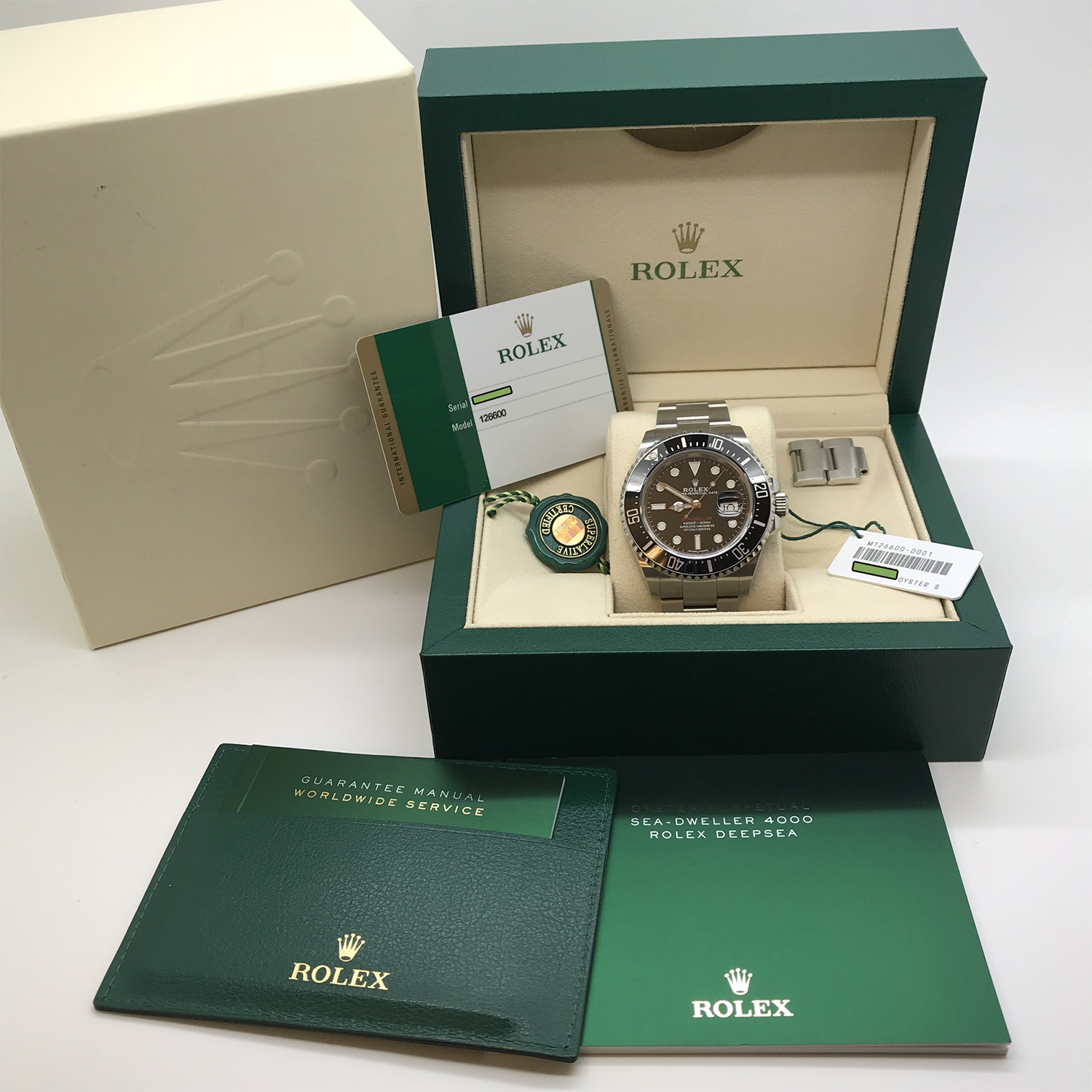 Rolex Sea Dweller Red 126600 rolex-seadweller-126600-12