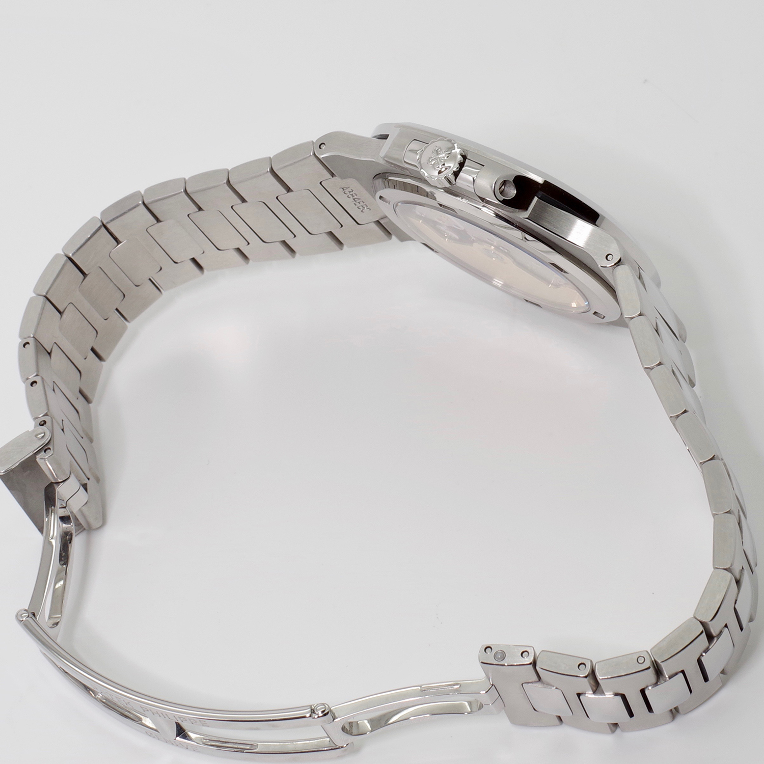 Patek Philippe Nautilus 5711/1A patek-philippe-nautilus-5711-acier-2
