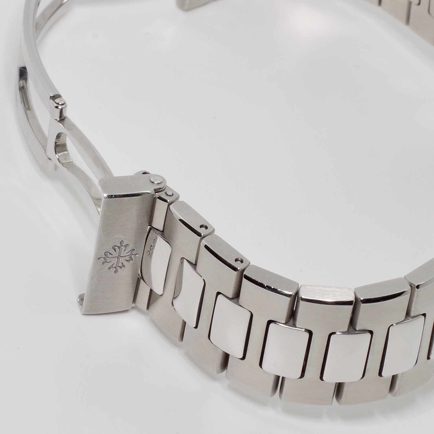 Patek Philippe Nautilus 5711/1A patek-philippe-nautilus-5711-acier-5