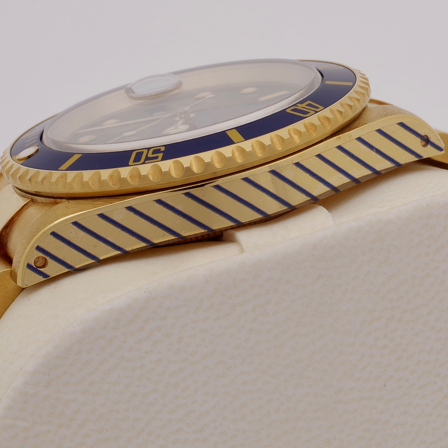 Rolex Submariner 16618 E series 1990 like new rolex-submariner-16618-serieE-5