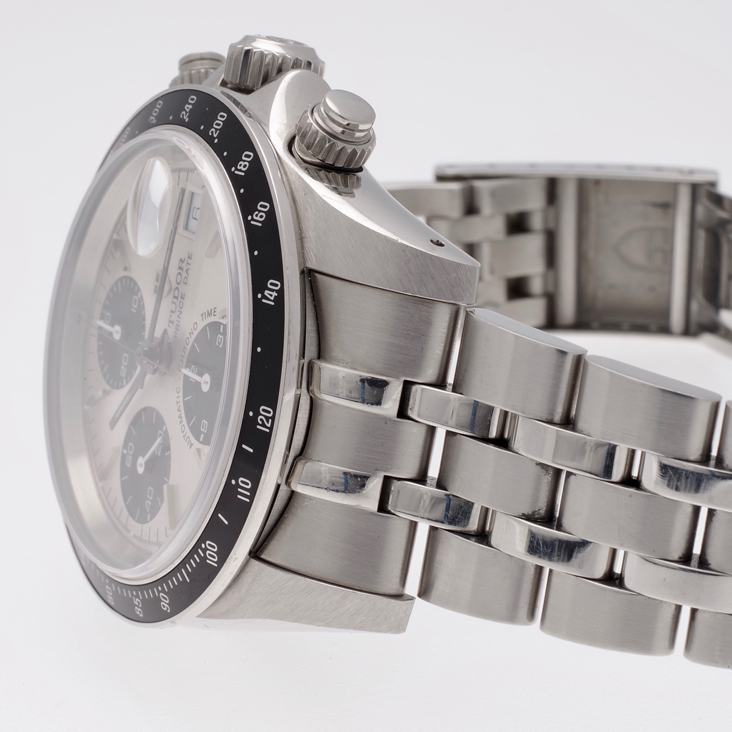 Tudor Prince Date 79260 tudoe-prince-date-79260-2002-5