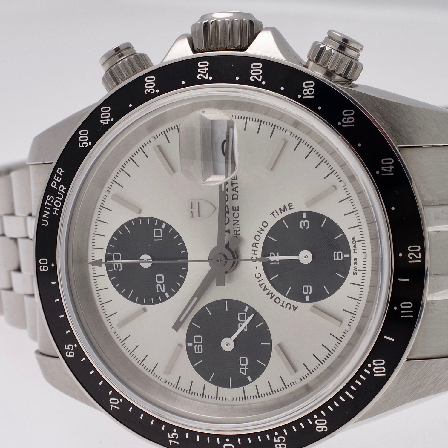 Tudor Prince Date 79260 tudoe-prince-date-79260-2002-7