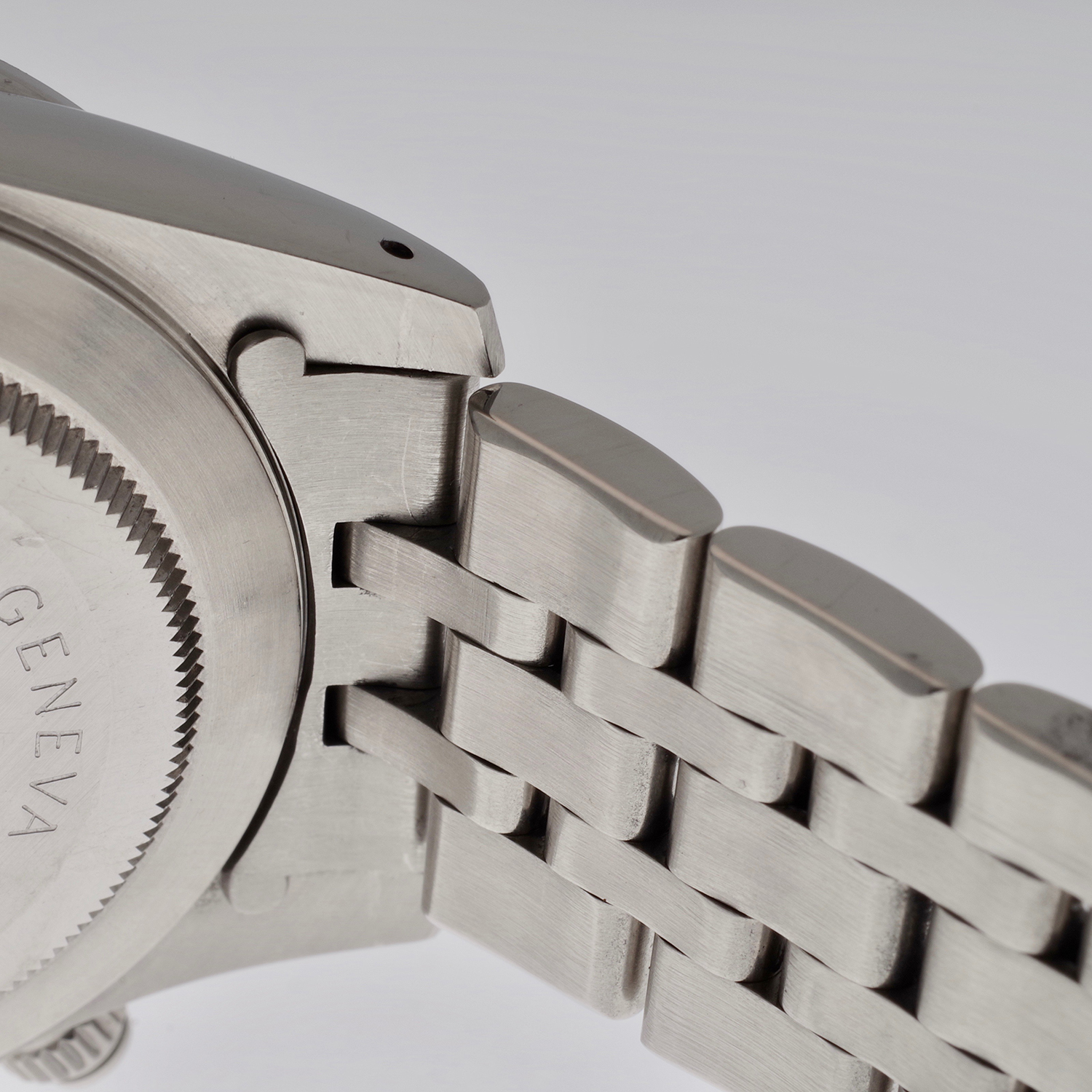 Tudor Prince Date 79260 tudoe-prince-date-79260-2002-9