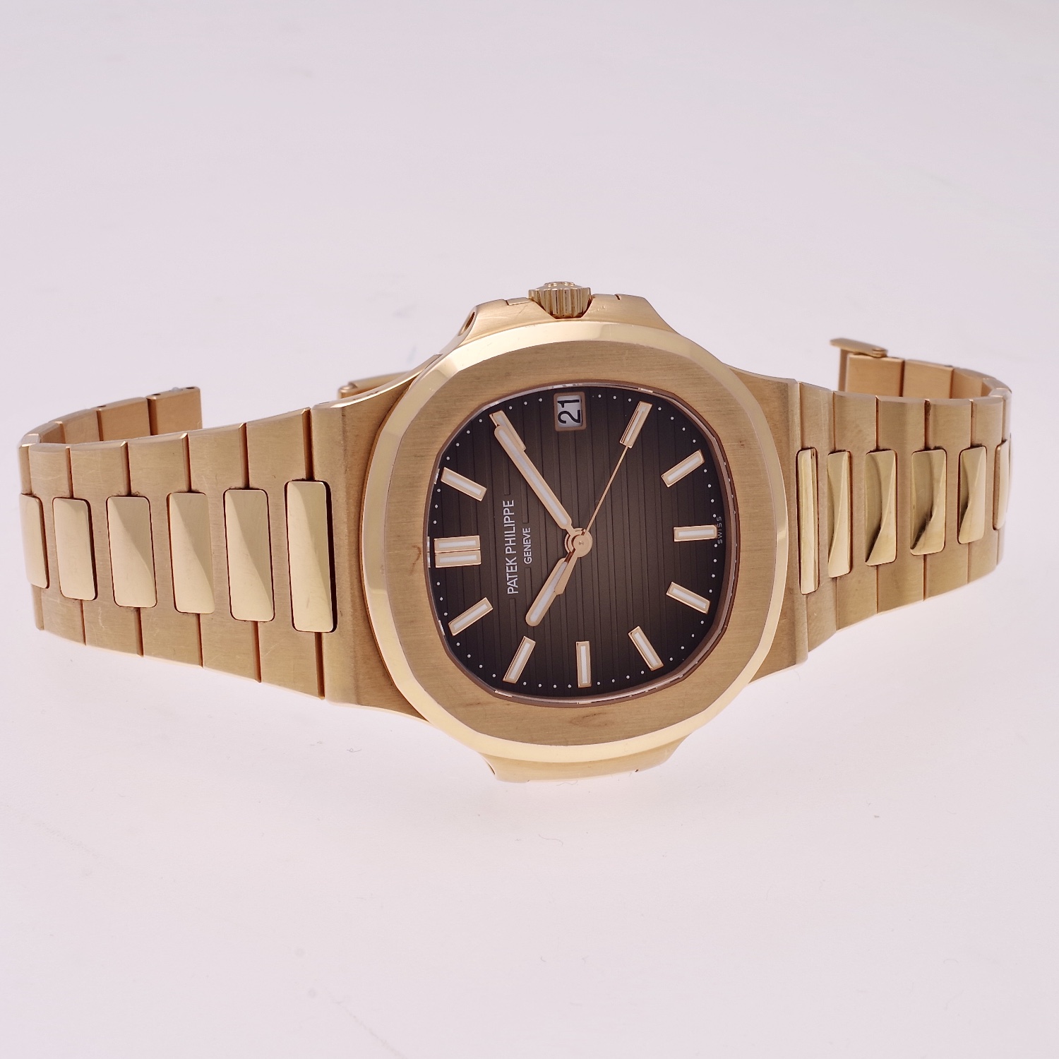 Patek Philippe Nautilus 5711/1R-001 Pink gold discontinued patek-philippe-nautilus-5711R-2