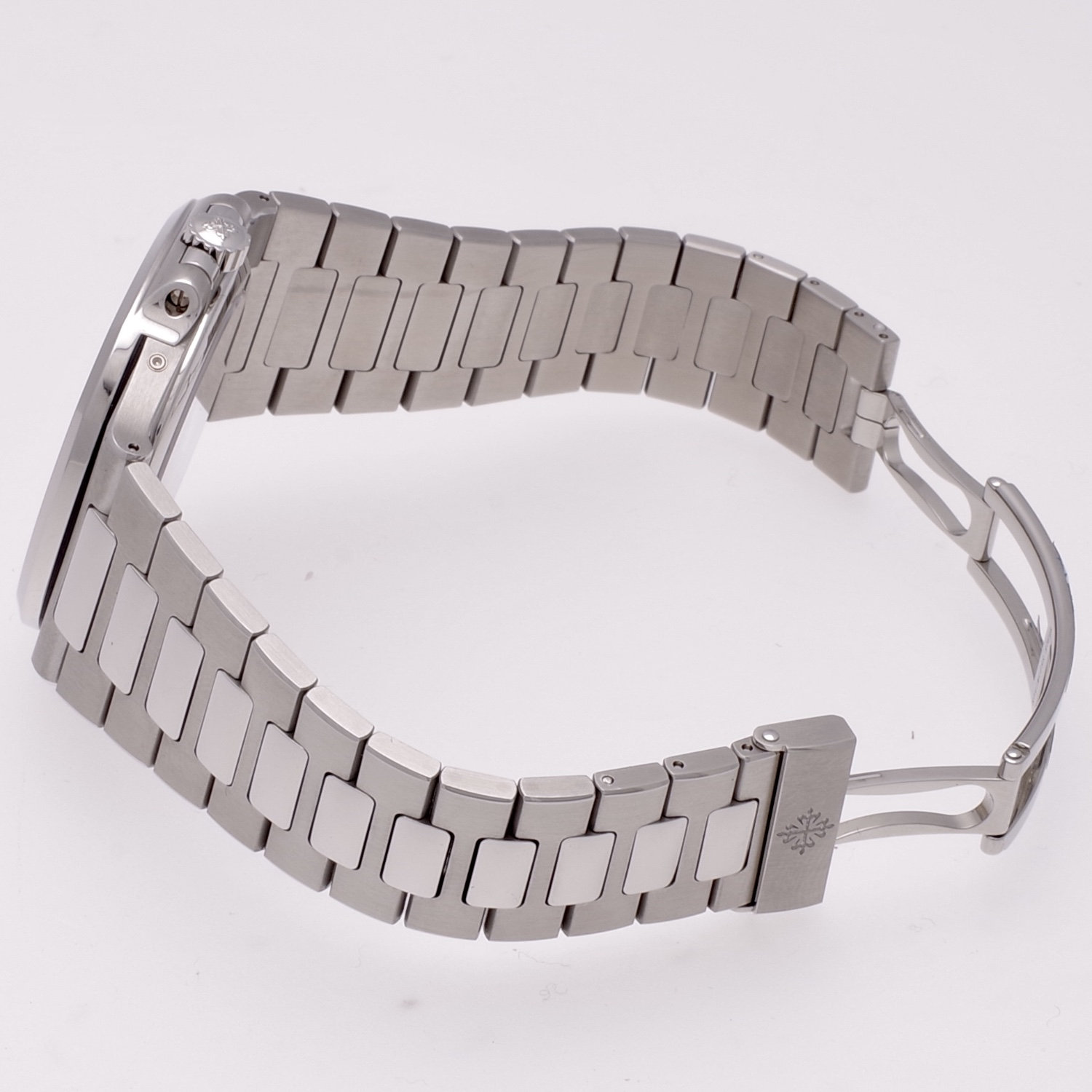 Patek Philippe Nautilus 5712/1A-001 patek-philippe-nautilus-5712-3