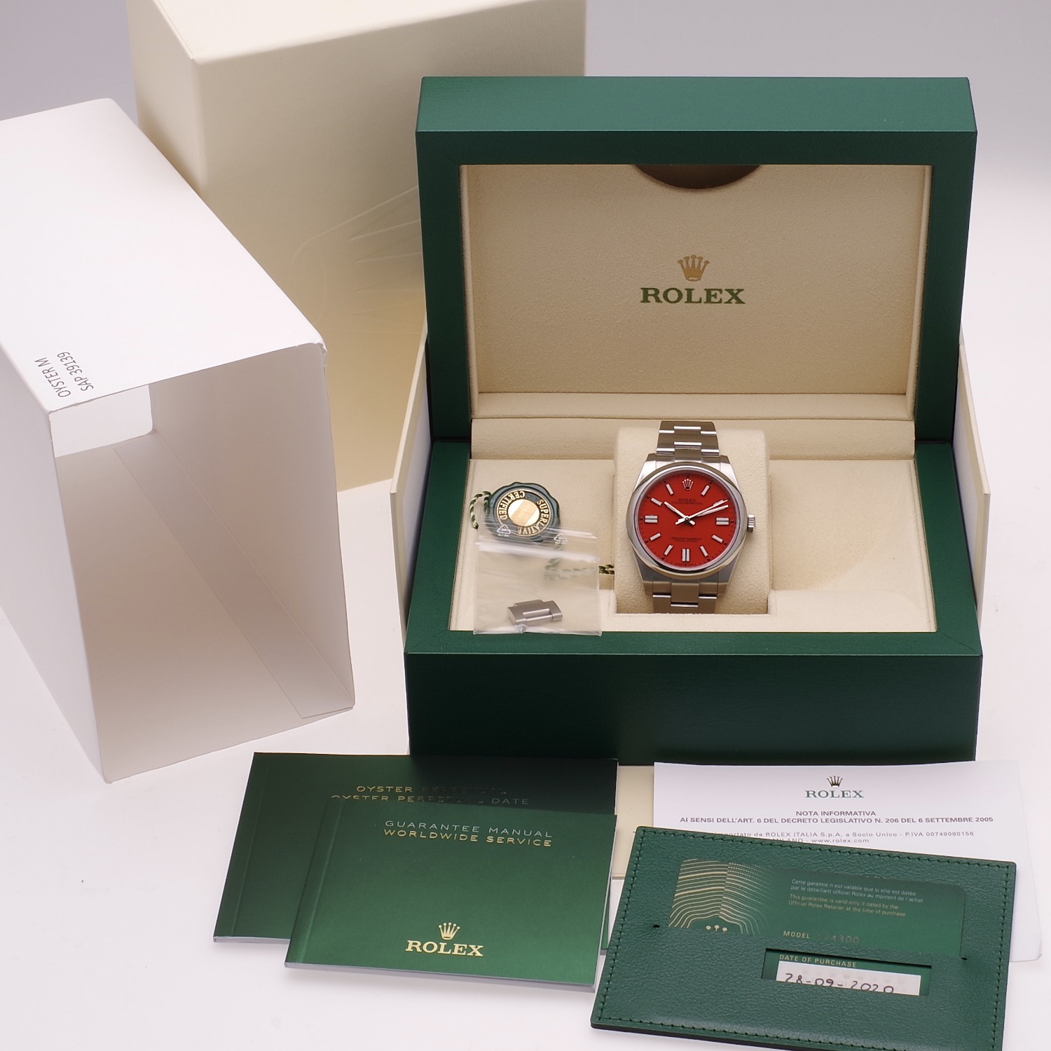 Rolex Oyster Perpetual 124300 41mm RED rolex-oyster-124300-red-6