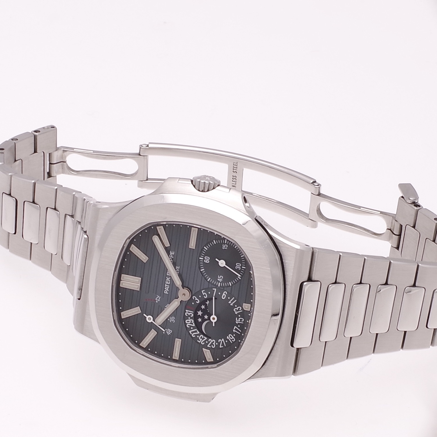 Patek Philippe Nautilus 5712/1A-001 2010 patek-philippe-nautilus-5712-acier-2