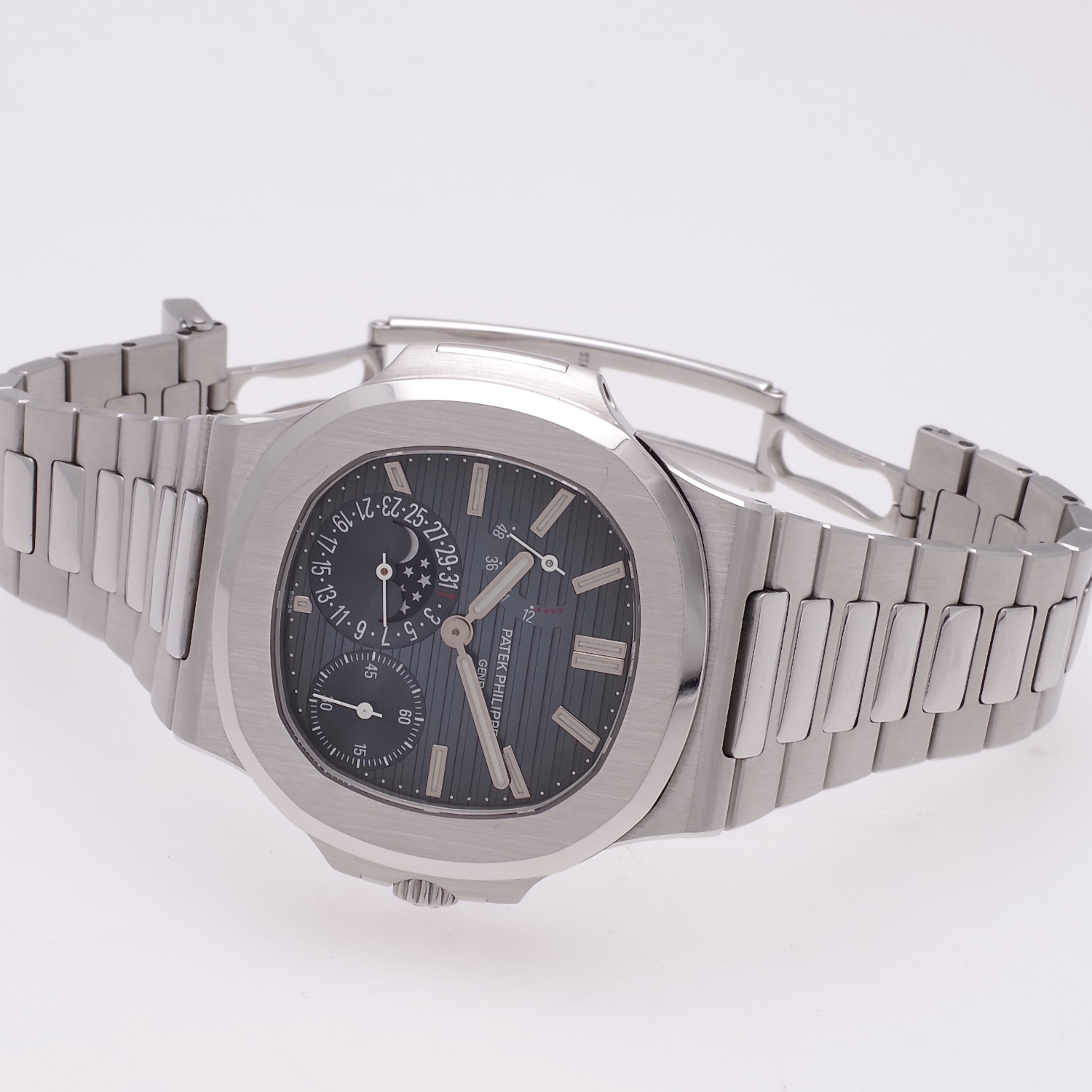 Patek Philippe Nautilus 5712/1A-001 2010 patek-philippe-nautilus-5712-acier-8
