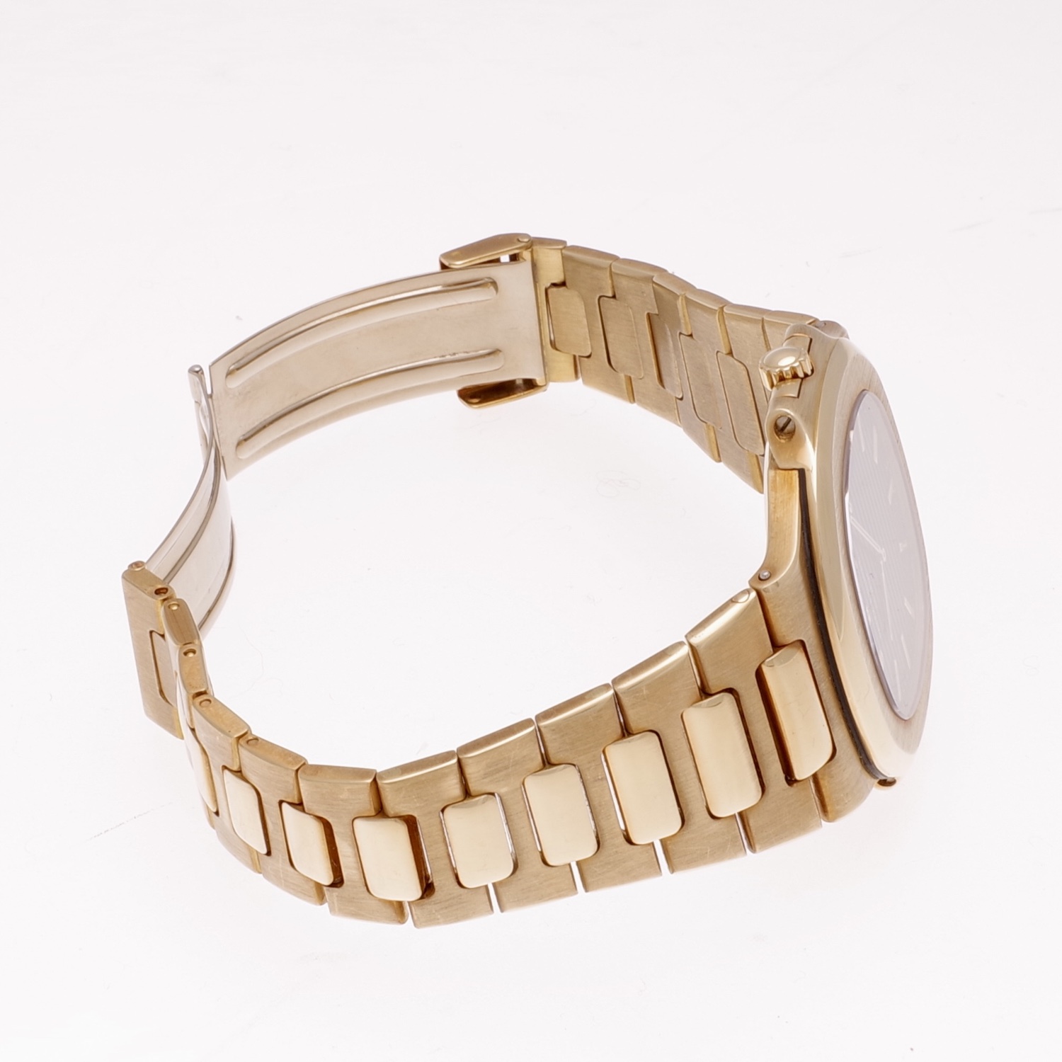 Patek Philippe Nautilus 3700/1 gold 18k Fat link Full set Jumbo 1977 patel-philippe-nautilus-3700-or-3