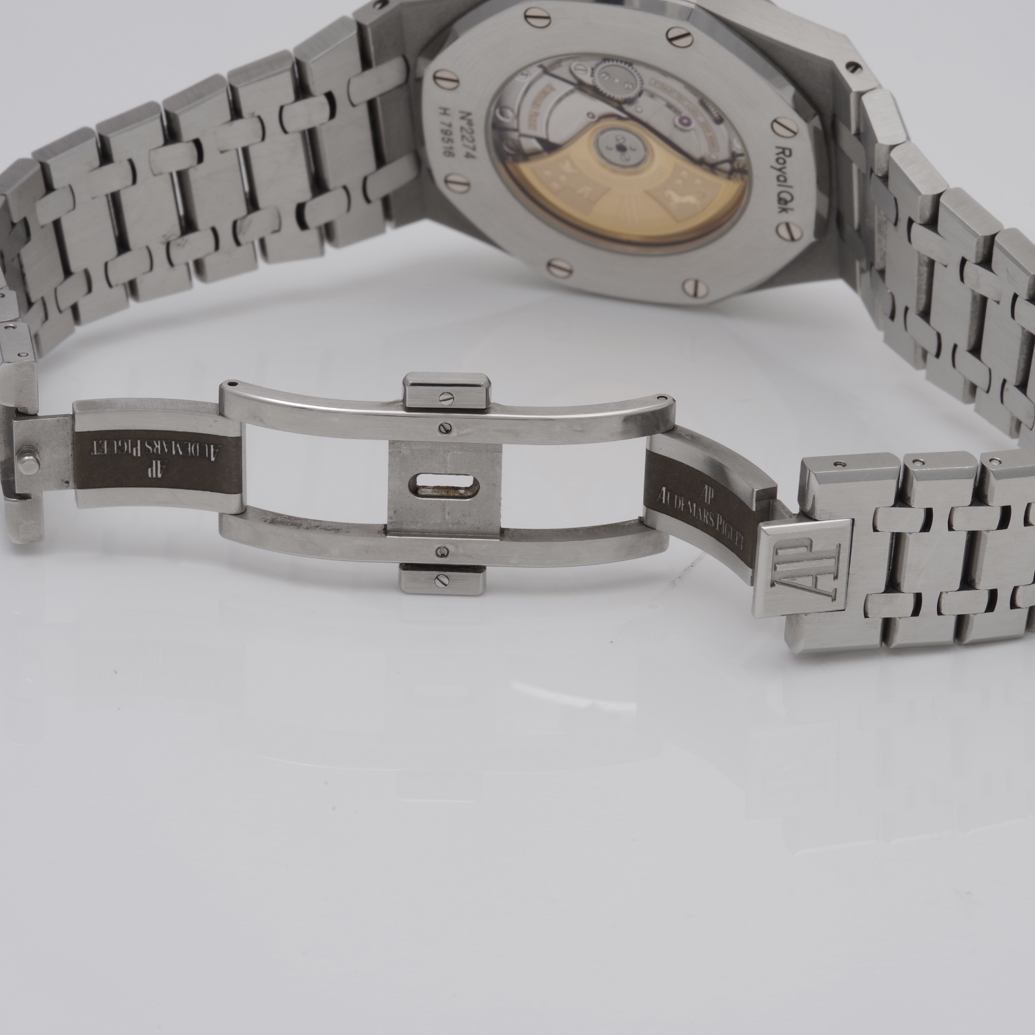 Audemars Piguet Royal Oak 15400ST.OO.1220ST.02 audemars-piguet-royal-oak-15400-4