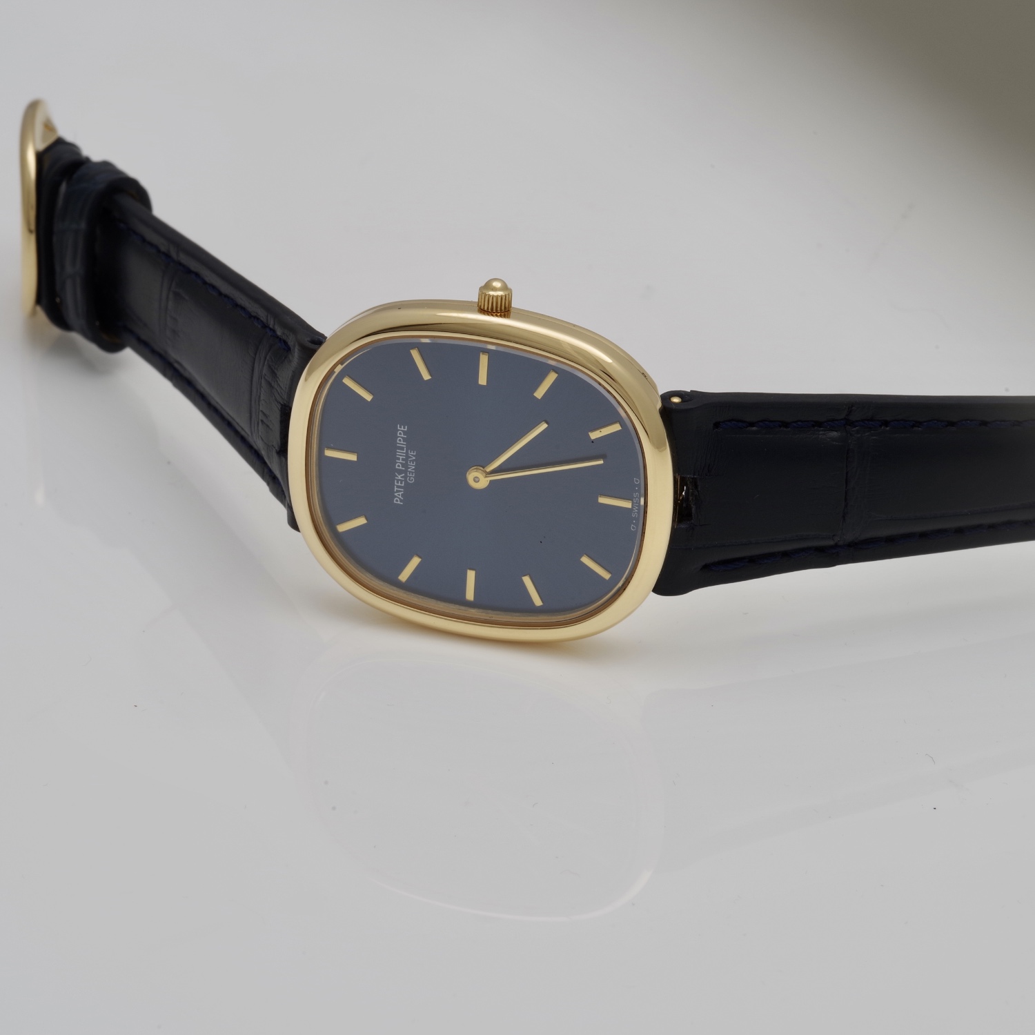 Patek Philippe Golden Ellipse 3738/100  patek-philippe-ellipse-3738-2